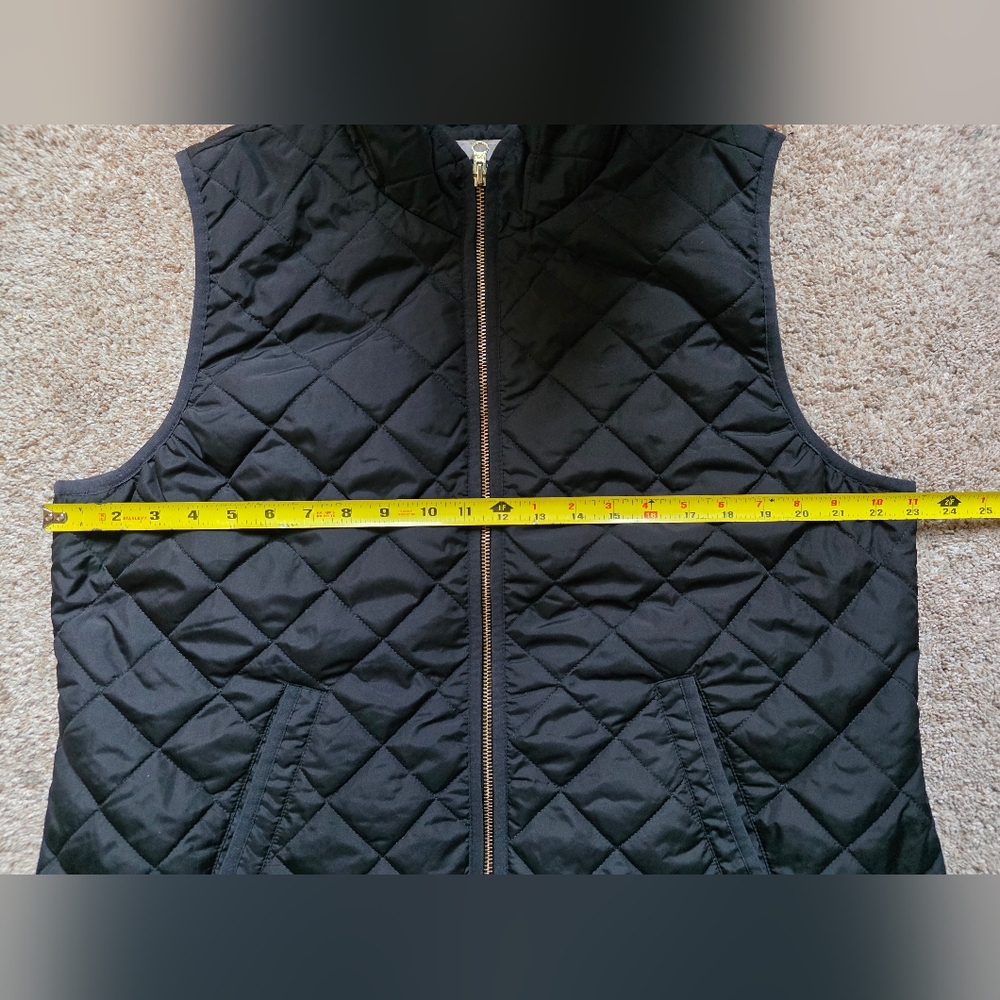 Quilted Green and Black Vests - Picture 3 of 6